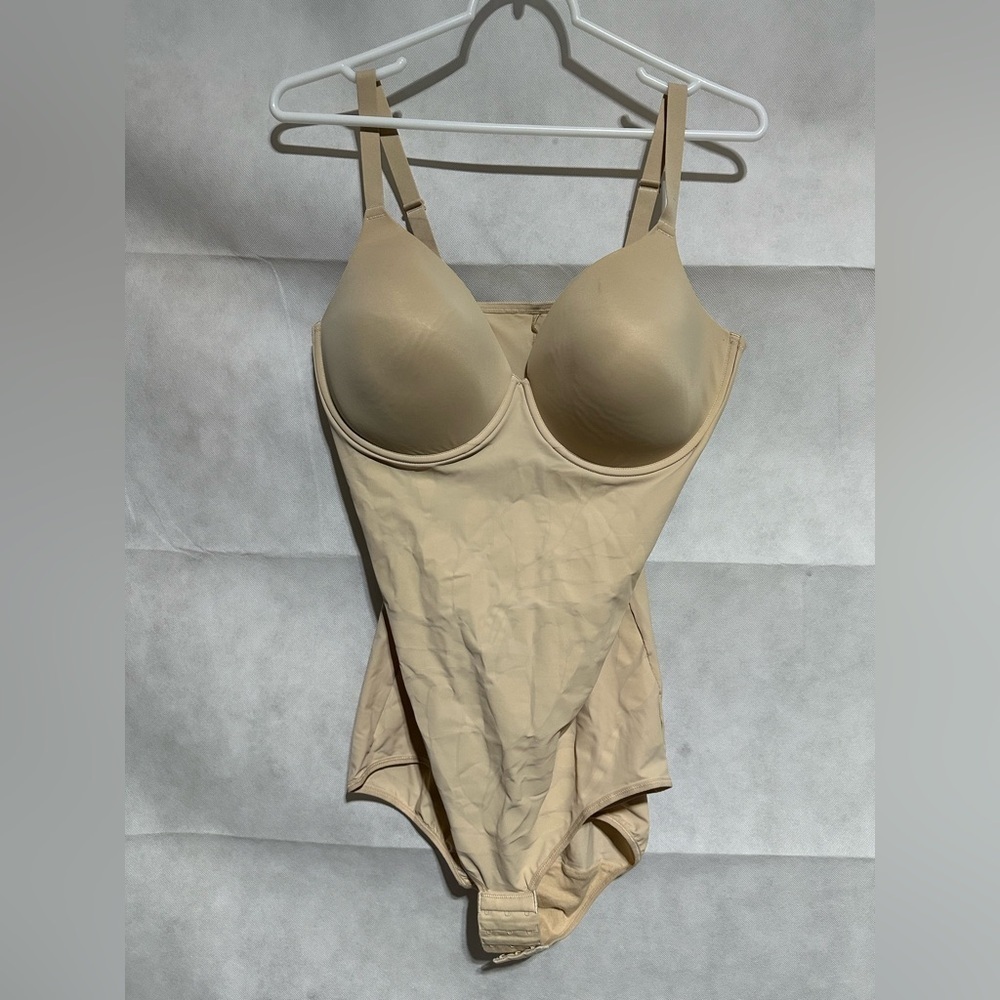 Maidenform Flexees Body Shaper Size XXL Floral Nude Underwire Bodysuit Padded